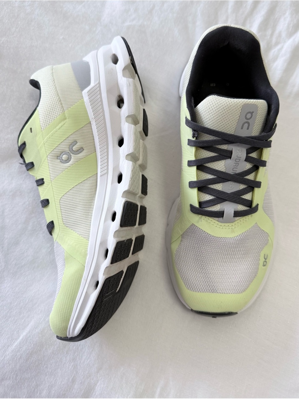On | Women’s 7.5 | White Seedling Cloudrunner Running Shoes Sneakers Lightweight